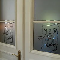 Kasteel Van Brasschaat, zandstraalfolie logo uitgesneden en geplakt op deur door MediaNoordRaamfolies