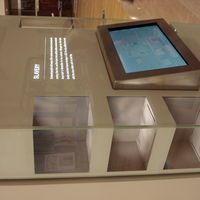 uv werende glasfolie op museumkast geplakt voor museum New York door www.medianoord.be