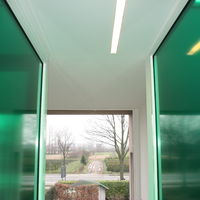 groene transparante raam folie op glas gekleefd op particuliere woning voor particulieren